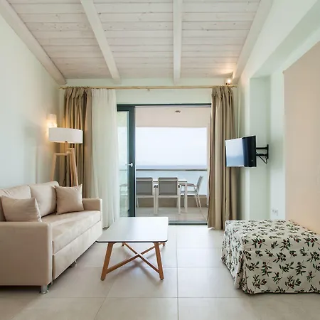 Elpiniki Luxury * Nea Poteidaia