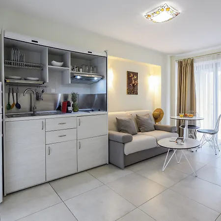 Elpiniki Luxury Nea Poteidaia