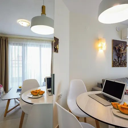 Elpiniki Luxury * Nea Poteidaia