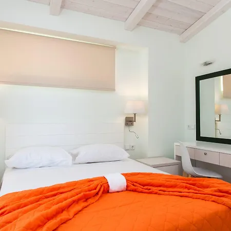 فندق Elpiniki Luxury