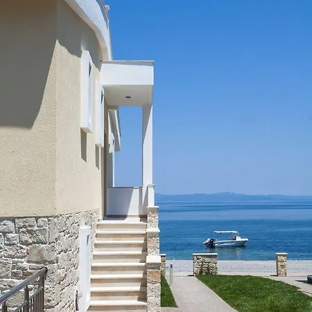 Elpiniki Luxury فندق