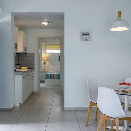 Elpiniki Luxury فندق *