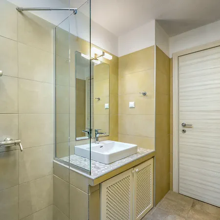 Elpiniki Luxury Hotel