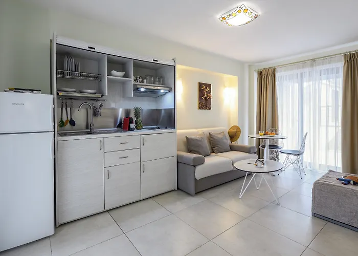 Elpiniki Luxury Nea Poteidaia