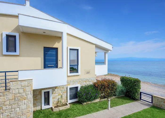 Elpiniki Luxury * نيا بوتيدايا
